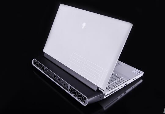 游戲本的工業(yè)設(shè)計，公司旗艦-ALIENWARE AREA-51M評測