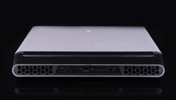游戲本的工業(yè)設(shè)計，公司旗艦-ALIENWARE AREA-51M評測