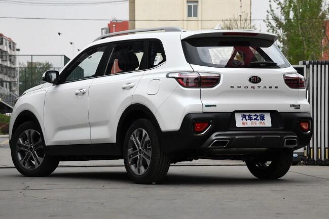 起亞這款車(chē)的外觀設(shè)計(jì)人性化帥氣適合城市年輕人